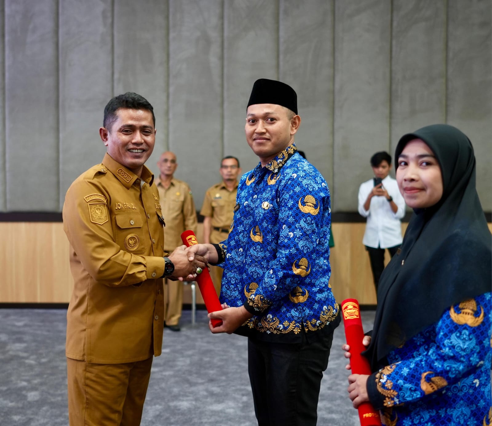 Serahkan SK Pengangkatan PPPK